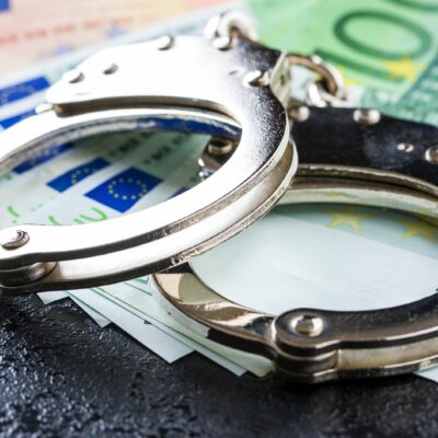 Estudia el Máster en Investigación de Delitos Económicos online